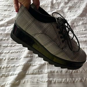 Retro platform shoes! 🖤